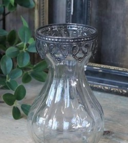 Glasvase med sølvdecor på kanten H: 14,5 cm.  - 1