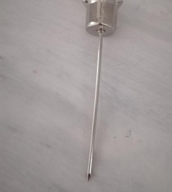Sølvfarvet lysspyd med krone H: 12,5 cm. pr. stk.  - 3
